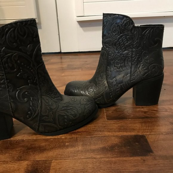 Sterling River Black/Grey Ankle Boots for Women - Picture 2 of 8